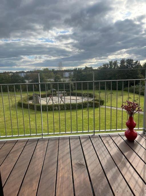 Stor Og Lys Lejlighed I Hjertet Af Holstebro Luaran gambar