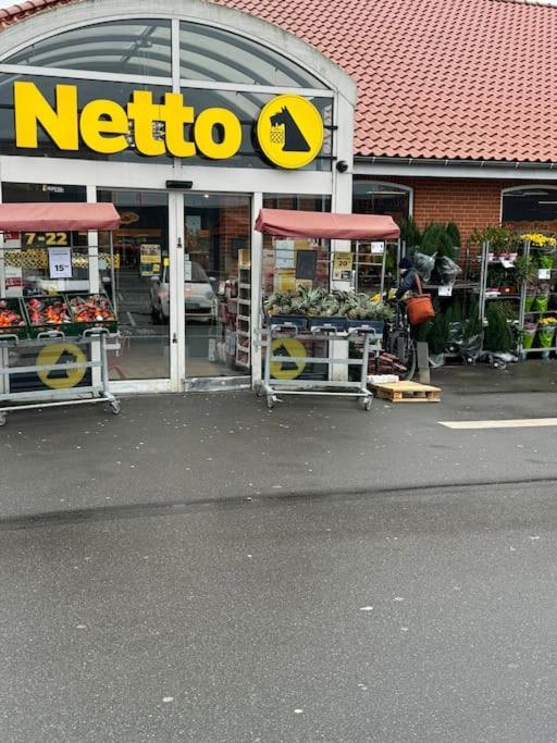 Stor Og Lys Lejlighed I Hjertet Af Holstebro Luaran gambar